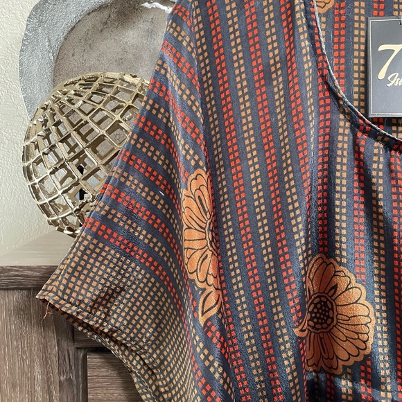 Caftan Blouse - Picture 4 of 16